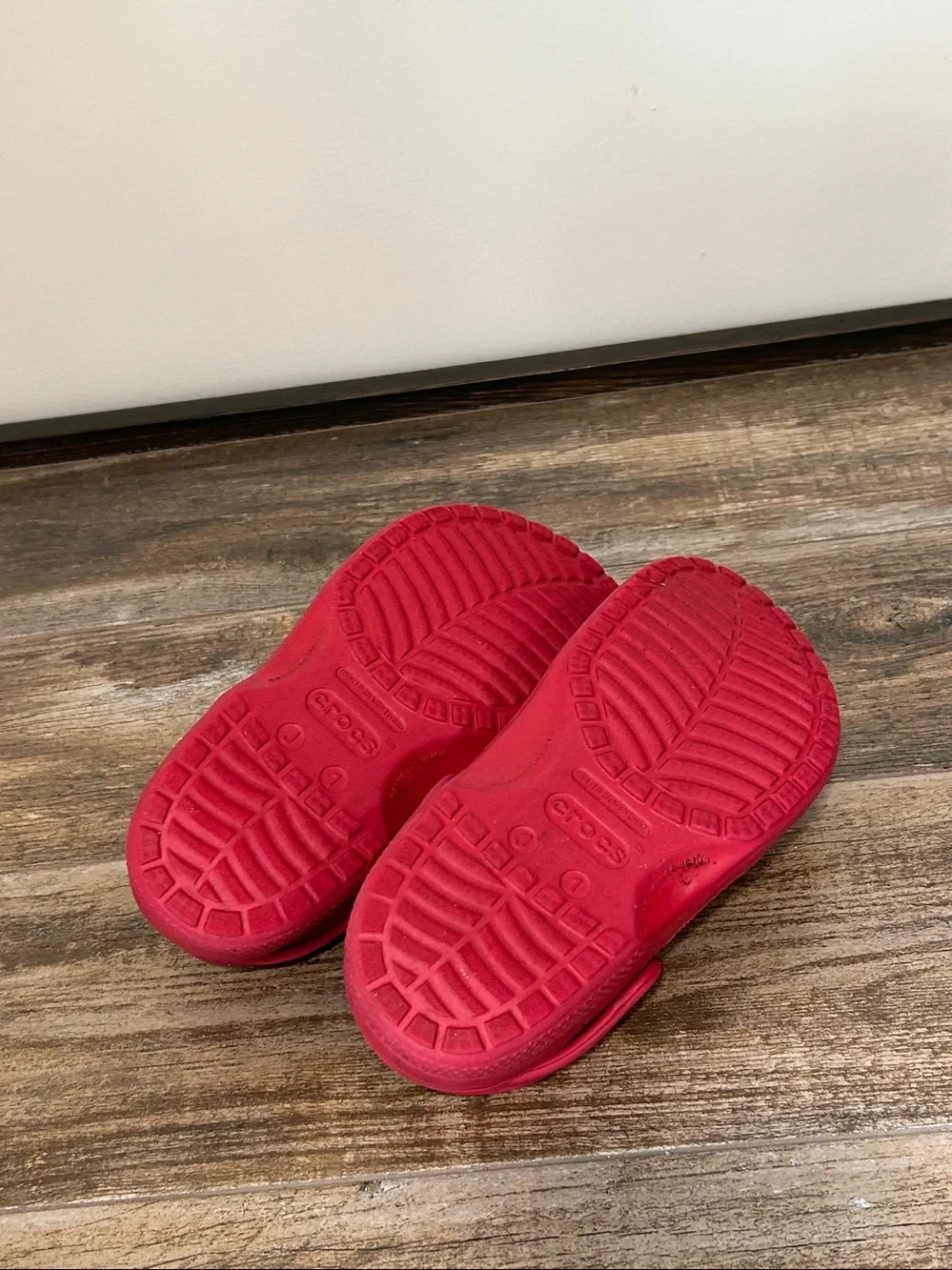 Crocs Kids J1 Red Clog water friendly slip on Sandals with Charms